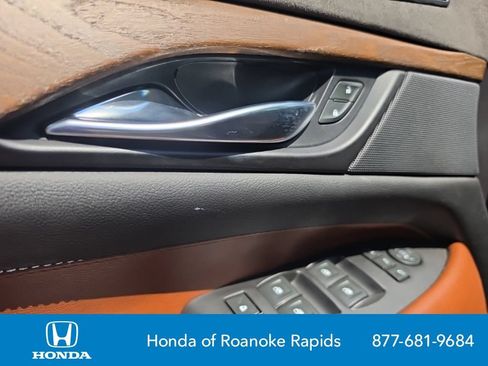 Used 2019 Cadillac Escalade Luxury RWD image 11