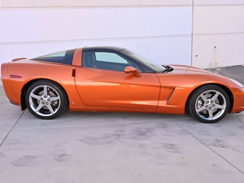 Used 2007 Chevrolet Corvette Coupe w/ Preferred Equipment Group RWD image 8