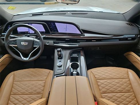 Used 2023 Cadillac Escalade ESV Premium Luxury image 16