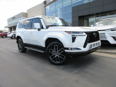 Used 2025 Lexus GX 550 w/ Cold Area Package AWD/4WD image 13