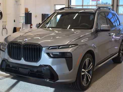 Used 2026 BMW X7 xDrive40i AWD/4WD image 9