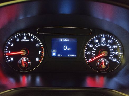 Used 2020 Kia Sorento LX FWD image 23