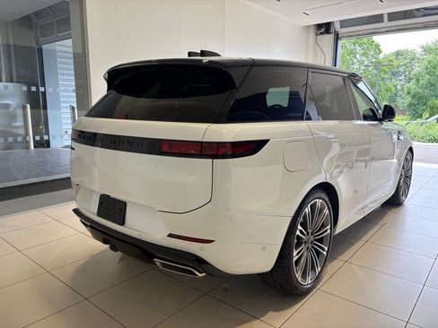 New 2026 Land Rover Range Rover Sport Dynamic SE AWD/4WD image 5