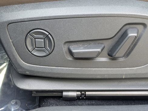 Used 2024 Audi Q4 e-tron Premium Plus AWD/4WD image 50