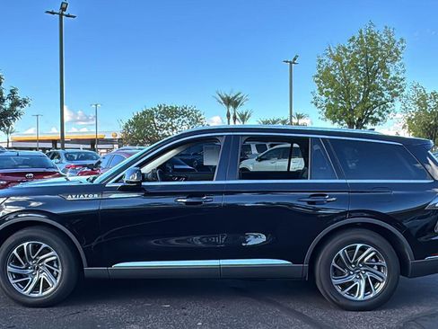Used 2023 Lincoln Aviator Standard w/ Class IV Trailer Tow Package image 3