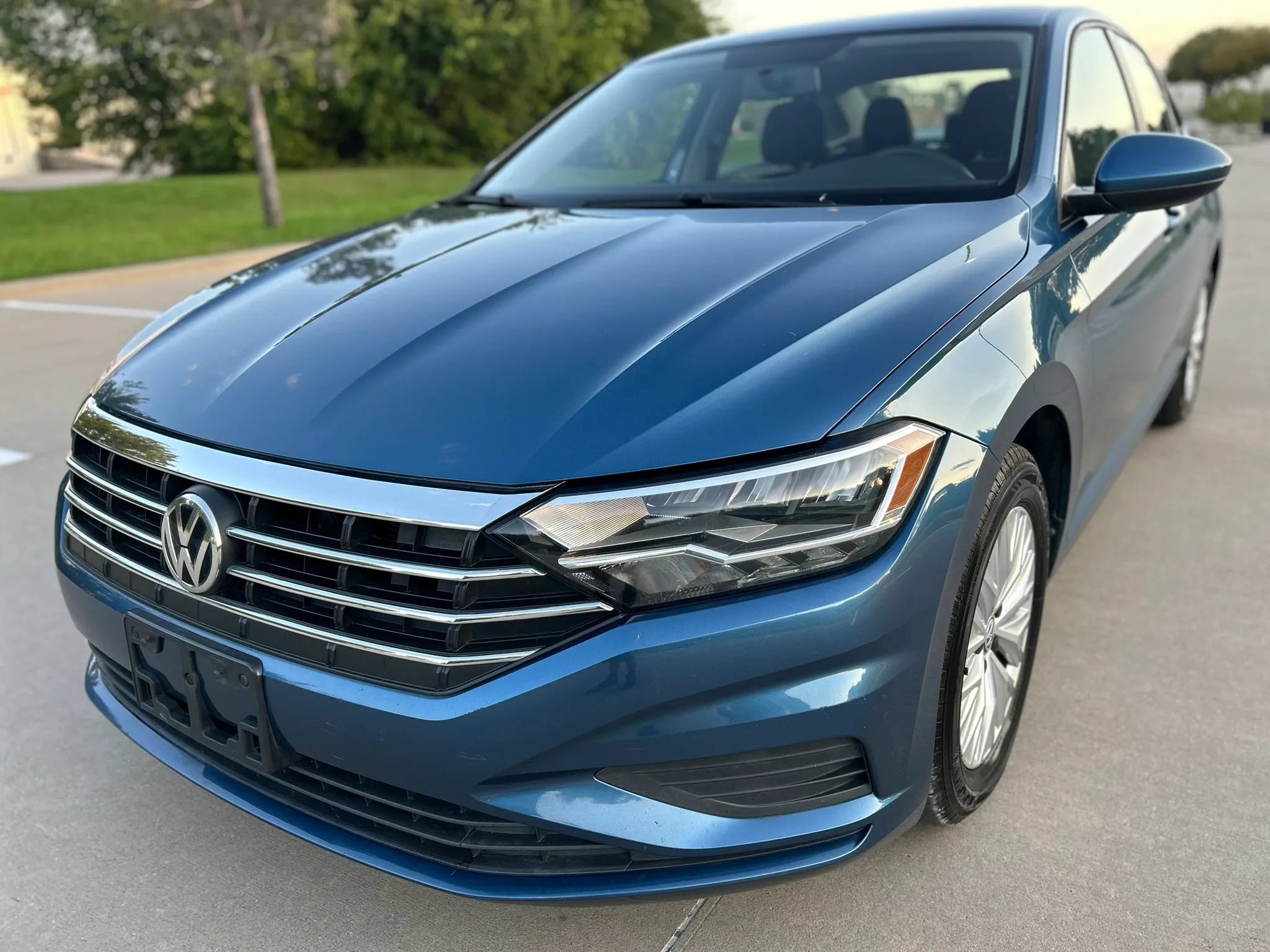 Used 2019 Volkswagen Jetta S w/ Driver Assistance Package FWD image 2