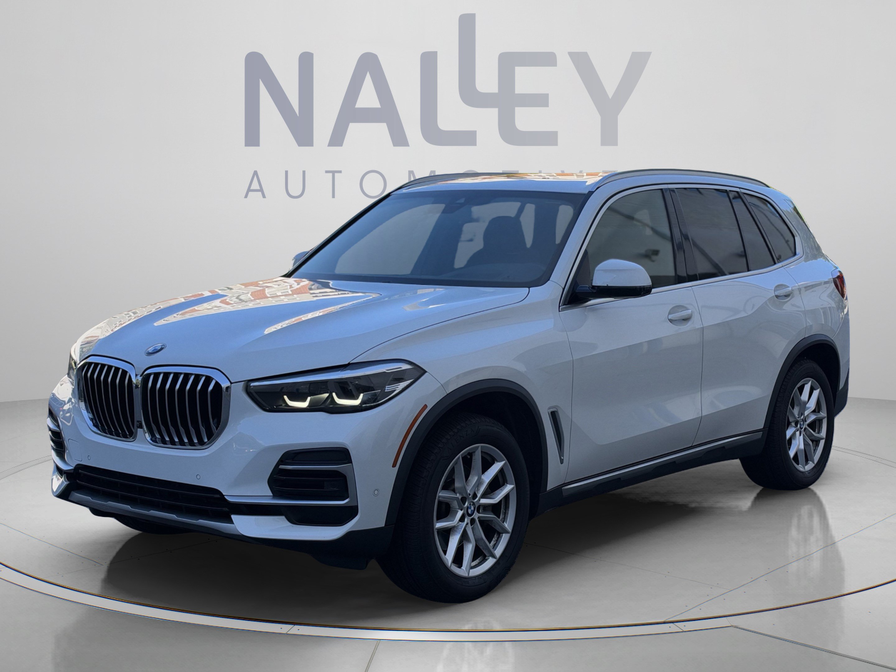 Used 2023 BMW X5 sDrive40i w/ Premium Package RWD image 1