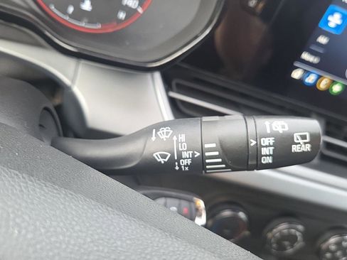 Used 2024 Chevrolet Trax RS w/ Driver Confidence Package image 28