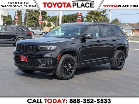 Used 2024 Jeep Grand Cherokee Altitude AWD/4WD image 1