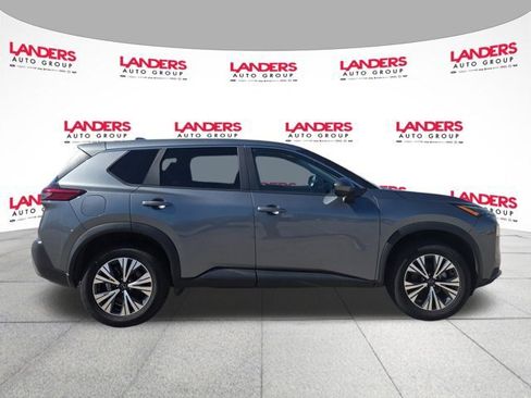 Used 2023 Nissan Rogue SV image 2