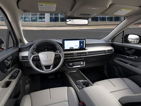 Used 2026 Lincoln Corsair Premiere image 9