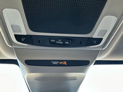 Used 2025 Honda HR-V LX image 38