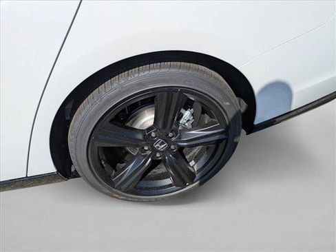 Used 2025 Honda Accord Sport image 9