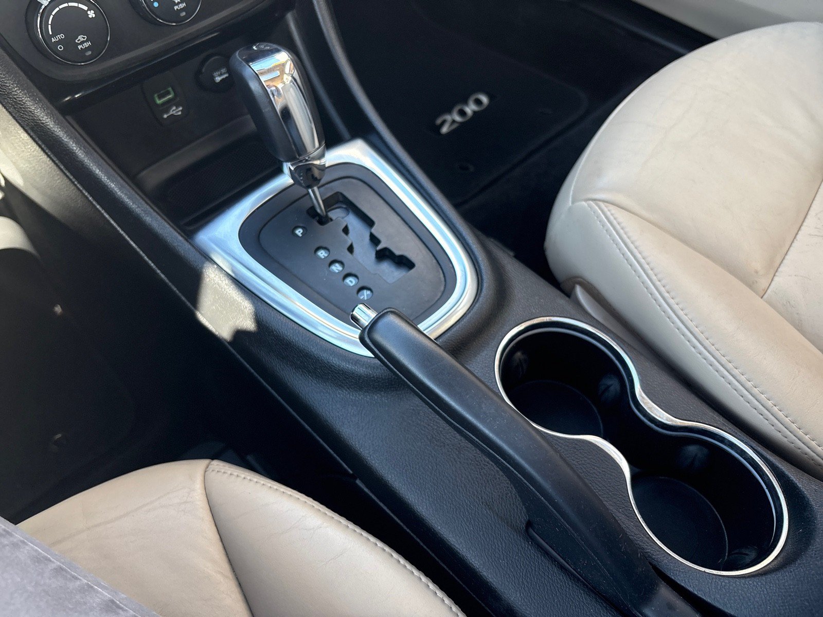 Used 2014 Chrysler 200 Limited w/ Sun/Sound Group FWD image 17