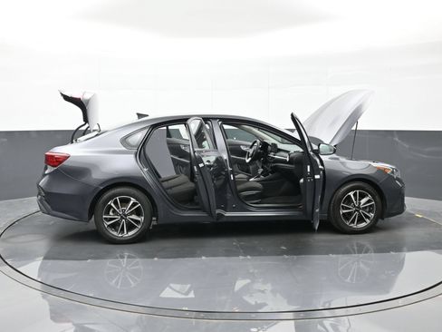 Used 2022 Kia Forte LXS FWD image 47
