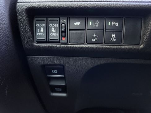 Used 2018 Honda Odyssey Elite image 11