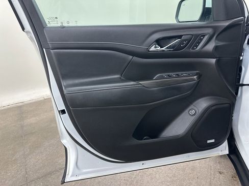 Used 2021 GMC Acadia SLT w/ Preferred Package image 33