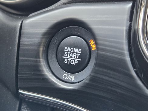 Used 2021 Jeep Grand Cherokee Limited RWD image 17