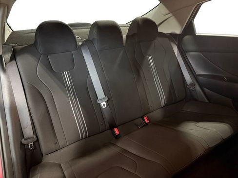 Used 2023 Hyundai Elantra SEL w/ Convenience Package image 14