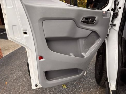 Used 2019 Ford Transit 250 148 Medium Roof image 8