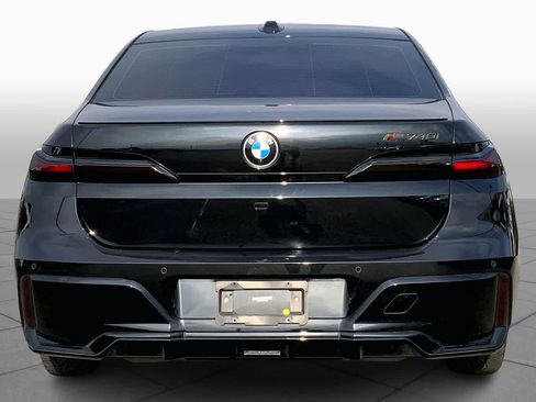Used 2023 BMW 740i w/ Executive Package image 4