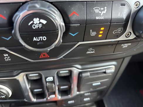 Used 2020 Jeep Gladiator Sport w/ Quick Order Package 24S image 26