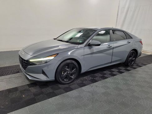 Used 2021 Hyundai Elantra SEL FWD image 2