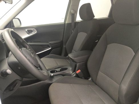 Used 2020 Kia Soul LX image 17