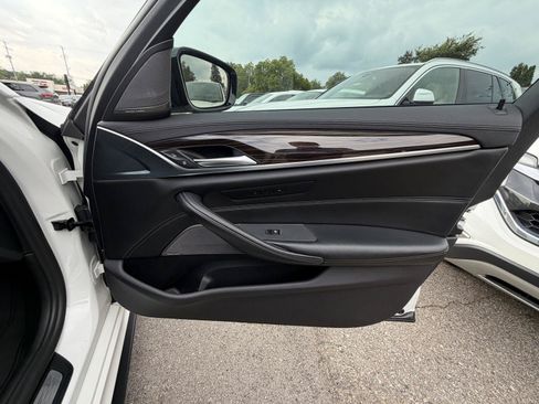 Used 2018 BMW M550i xDrive AWD/4WD image 35