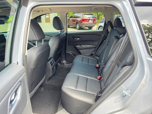 Used 2024 Nissan Rogue SL AWD/4WD image 22