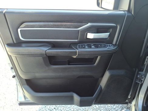 Used 2024 RAM 2500 Big Horn w/ Sport Appearance Package image 19