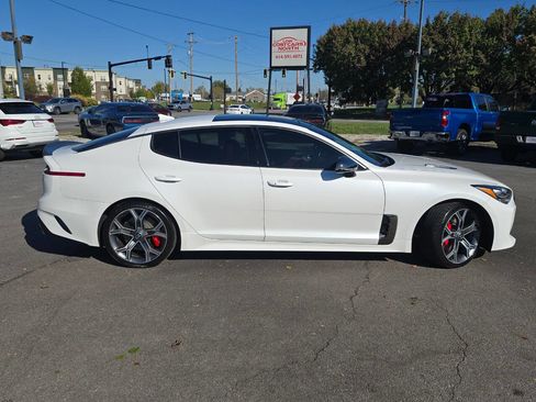 Used 2019 Kia Stinger GT2 image 15