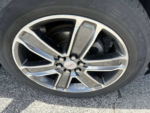 Used 2019 GMC Acadia Denali w/ Technology Package AWD/4WD image 21