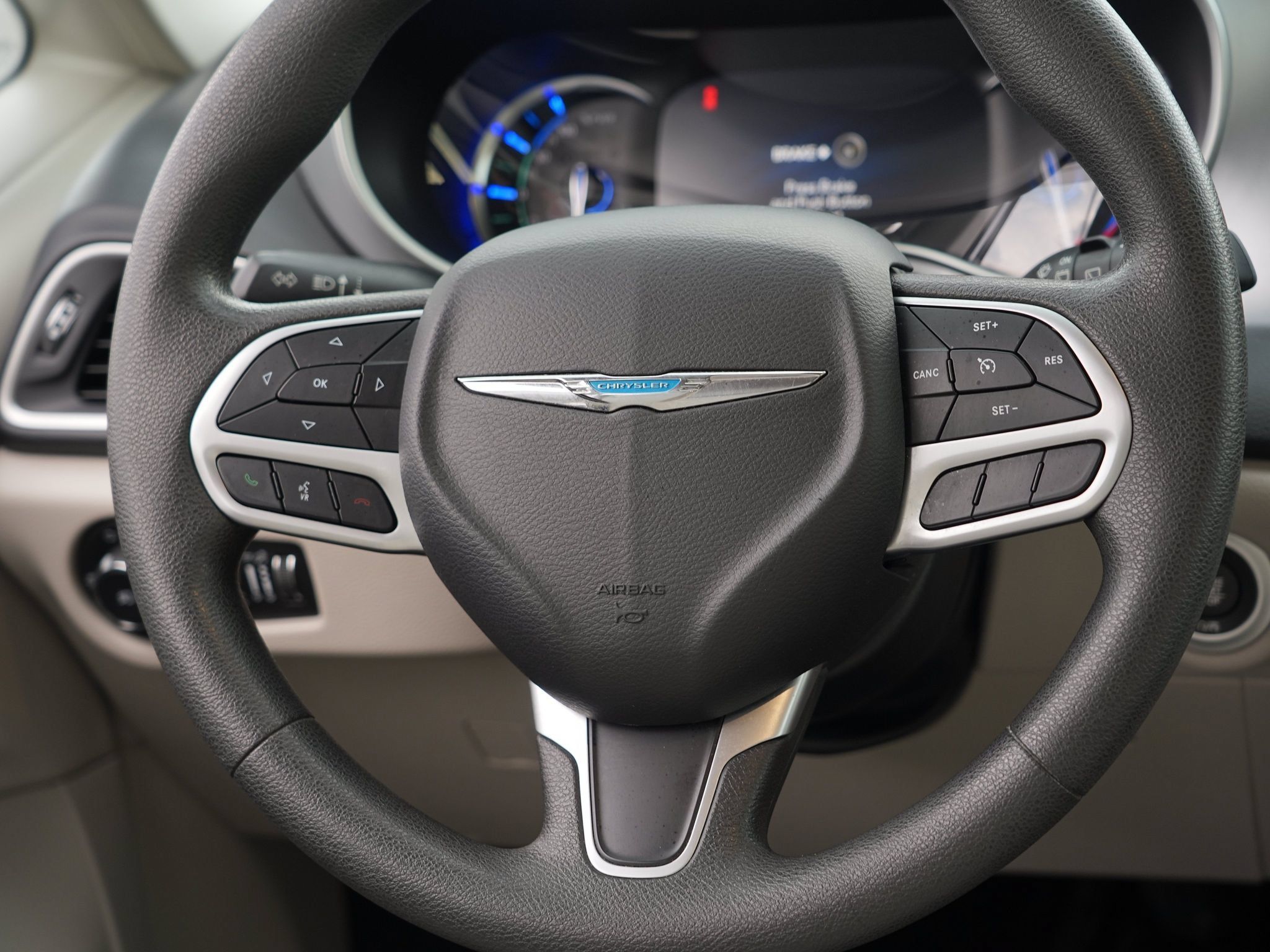 Used 2017 Chrysler Pacifica Touring Plus FWD image 24