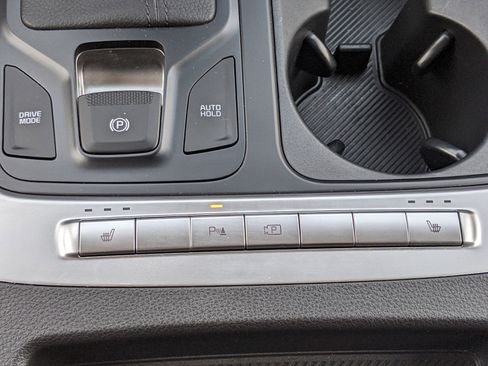 Used 2025 Kia Carnival image 25