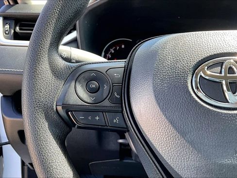 Certified 2025 Toyota RAV4 LE AWD/4WD image 12