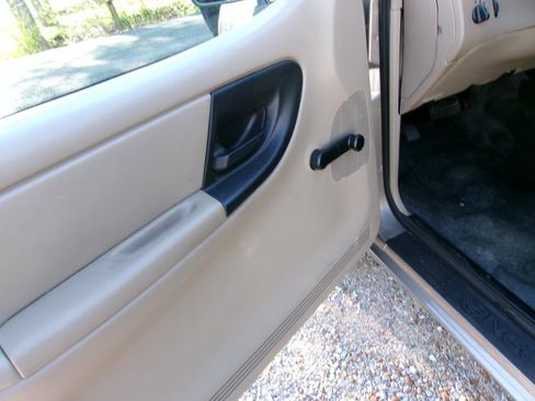 Used 2004 Ford Ranger XL image 14