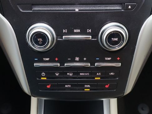 Used 2019 Lincoln MKC Premiere FWD image 21