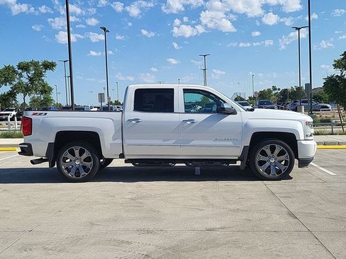 Used 2017 Chevrolet Silverado 1500 LTZ Z71 w/ LTZ Plus Package AWD/4WD image 9
