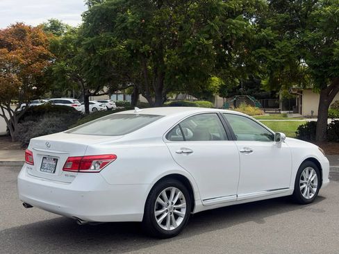 Used 2010 Lexus ES 350 FWD image 5