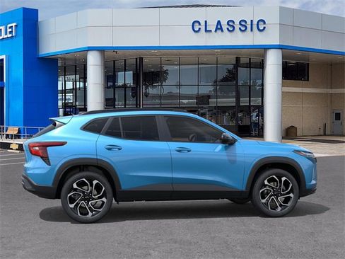 New 2026 Chevrolet Trax RS w/ Driver Confidence Package FWD image 5