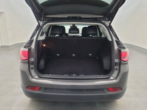 Used 2018 Jeep Compass Latitude w/ Popular Equipment Group FWD image 29