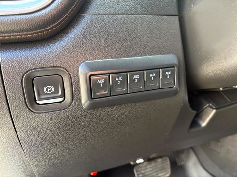 Used 2022 GMC Sierra 2500 AT4 AWD/4WD image 14