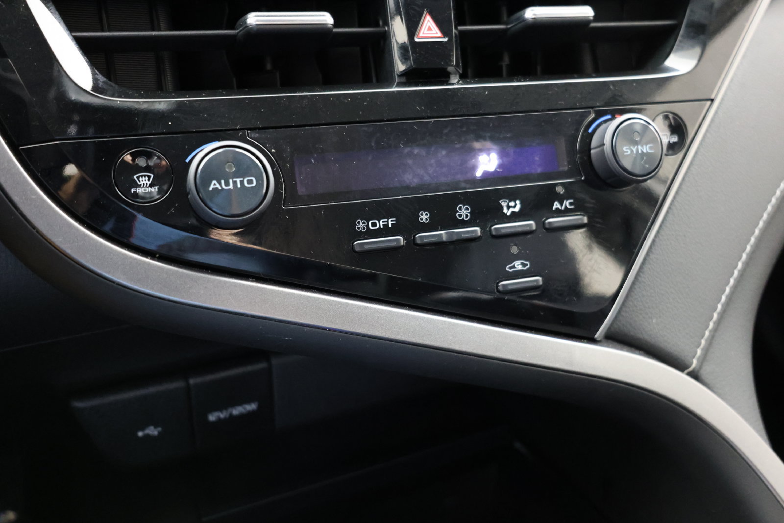 Used 2023 Toyota Camry SE FWD image 21