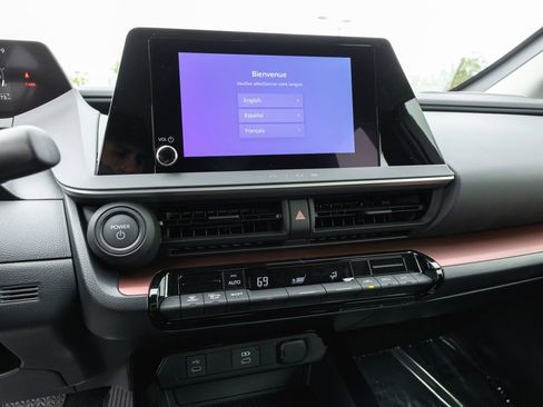 Used 2026 Toyota Prius Plug-In Hybrid image 17