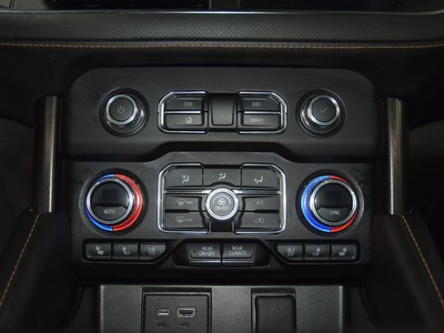 Used 2023 GMC Yukon AT4 w/ AT4 Premium Plus Package image 35