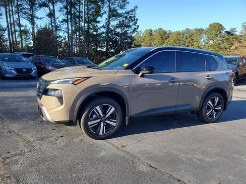 Certified 2025 Nissan Rogue SL w/ SL Premium Package image 10