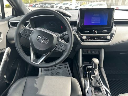 Used 2025 Toyota Corolla Cross AWD Hybrid w/ Convenience Package image 15