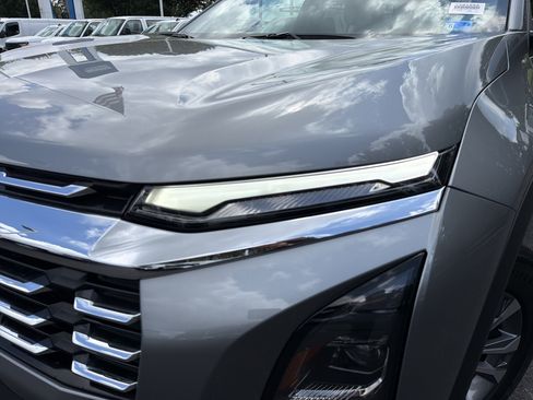 Used 2025 Chevrolet Equinox LT w/ Safety and Technology Package FWD image 6