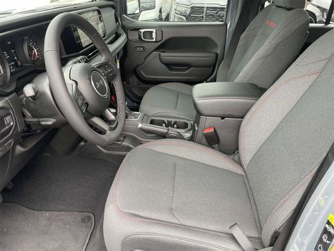 New 2025 Jeep Gladiator Rubicon w/ Convenience Group image 26